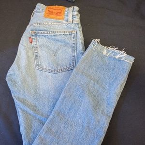 Levis 501 Jeans in size 24